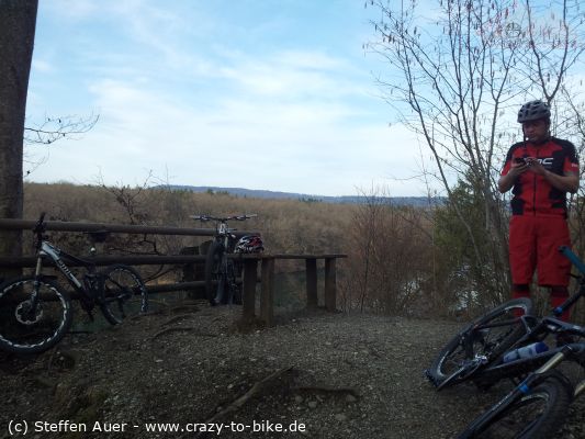 Von Wiechs zu den Rheinufertrails bei Schaffhausen